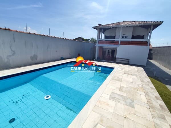 Venha conferir esse lindo sobrado com 4 suítes e piscina para venda em Peruíbe -SP !