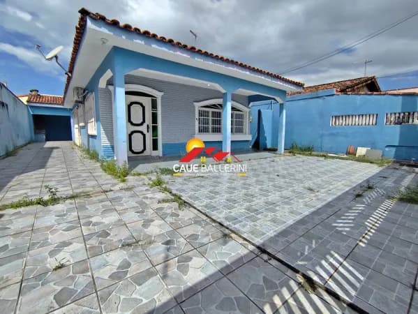 Sua chance de viver ou investir no litoral! Casa lado praia para venda