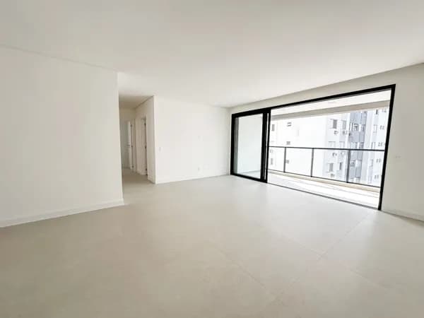 Apartamento 3 quartos sendo 1 suíte a venda no Centro de Florianópolis/SC