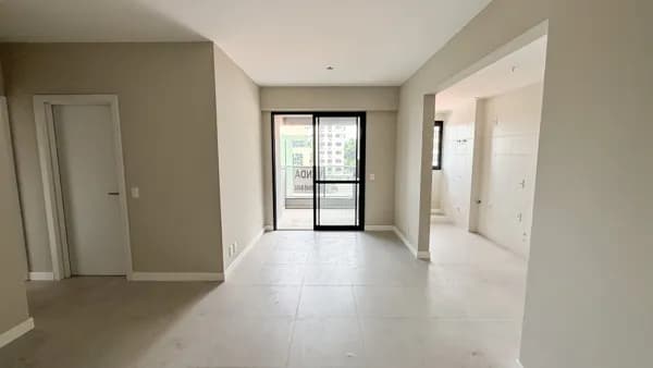 Apartamento 2 dormitórios sendo 1 suíte no Centro de Florianópolis/SC