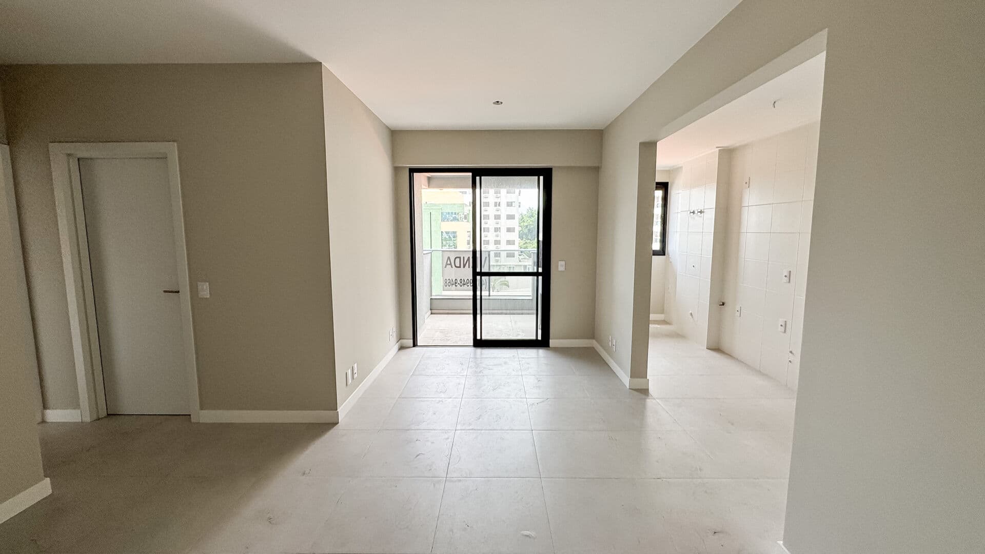 Apartamento 2 dormitórios sendo 1 suíte no Centro de Florianópolis/SC