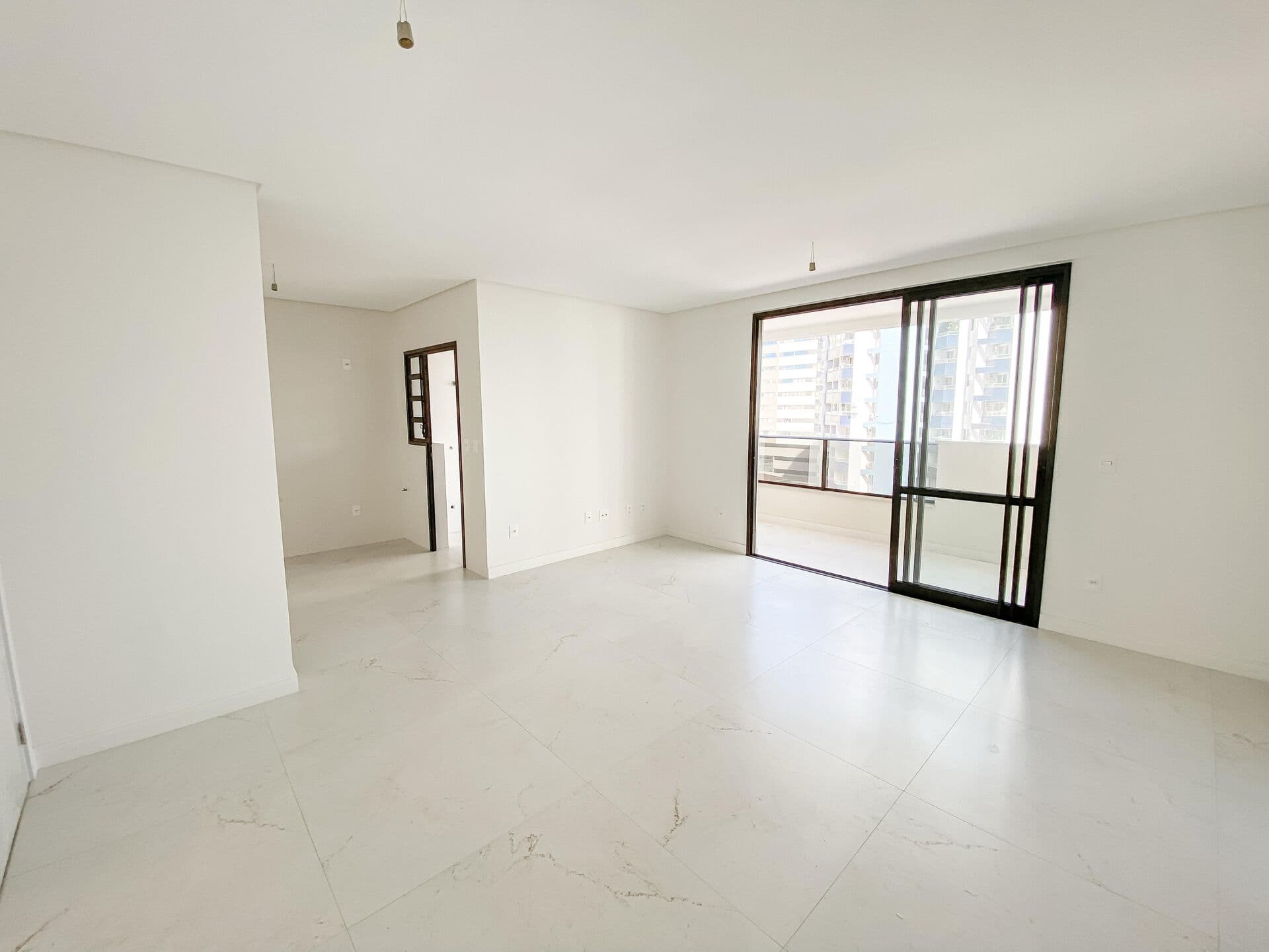 Apartamento 2 quartos sendo 1 suíte em Campinas - São José/SC