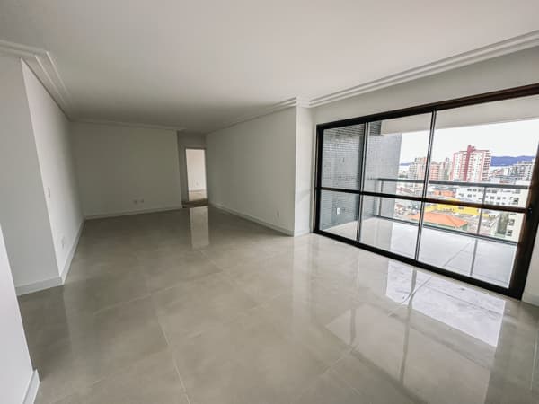 Apartamento 3 Suítes no bairro Estreito em Florianópolis - SC