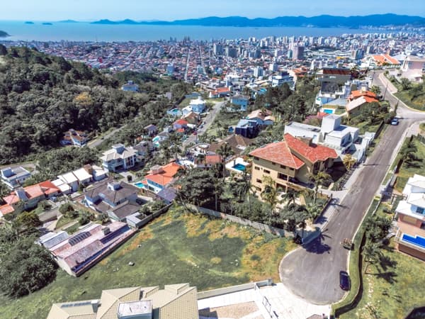 Terreno com 1504m² no Bosque das Mansões em São José - SC