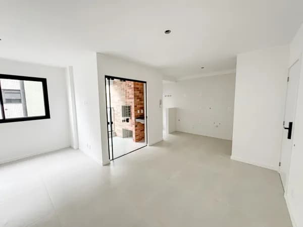 Apartamento 2 quartos sendo 1 suíte à venda no Estreito em Florianópolis/SC