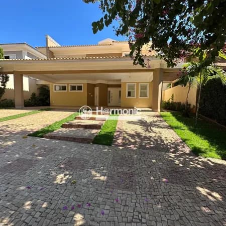 Casa Sobrado em Condomínio Manacas