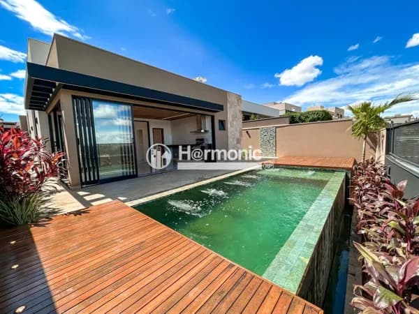 Casa térrea em Condomínio