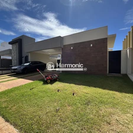 Casa em Condomínio Portal da Mata