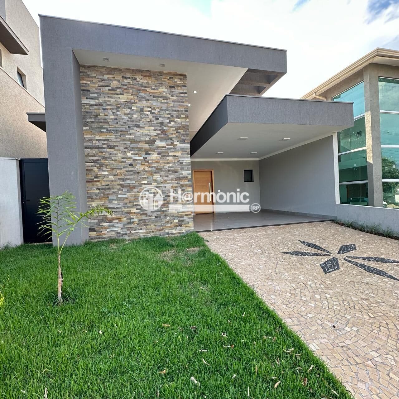 Casa térrea em Condomínio Vila Romana