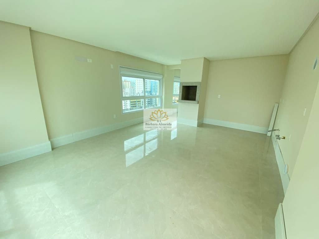 Apartamento Alto Padrão, na quadra mar, 04 suítes, 156m² em Meia Praia - Itapema/SC