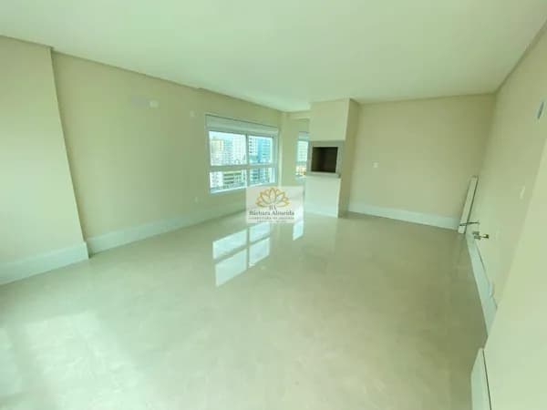 Apartamento Alto Padrão, na quadra mar, 04 suítes, 156m² em Meia Praia - Itapema/SC