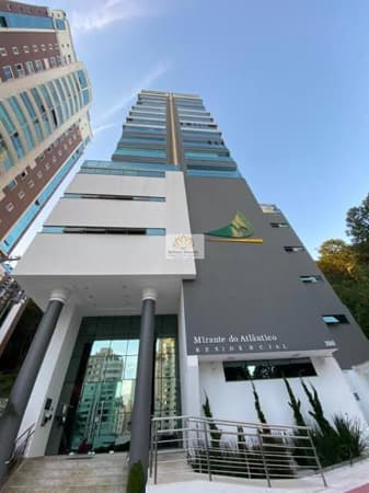 Apartamento na barra norte com 04 vagas de garagem