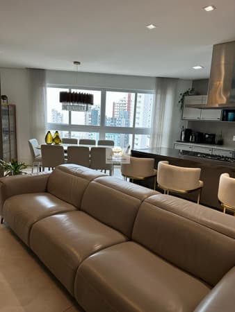 Apartamento Alto Padrão 4 quartos próximo ao mar