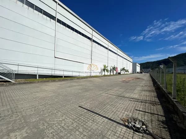 GALPÃO INDUSTRIAL COM 7.115M² de área total - Localizado Próximo ao Porto Nave - Navegantes/SC.