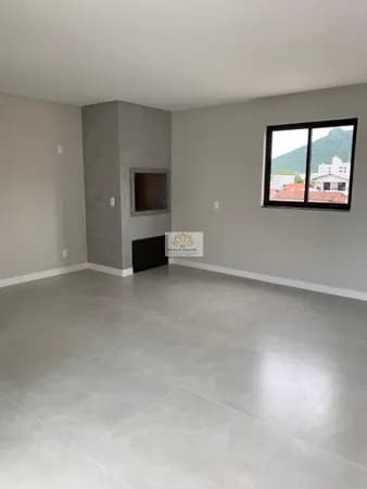 Casa Triplex com 03 suítes no Bairro Centro, em Balneário Camboriú/SC