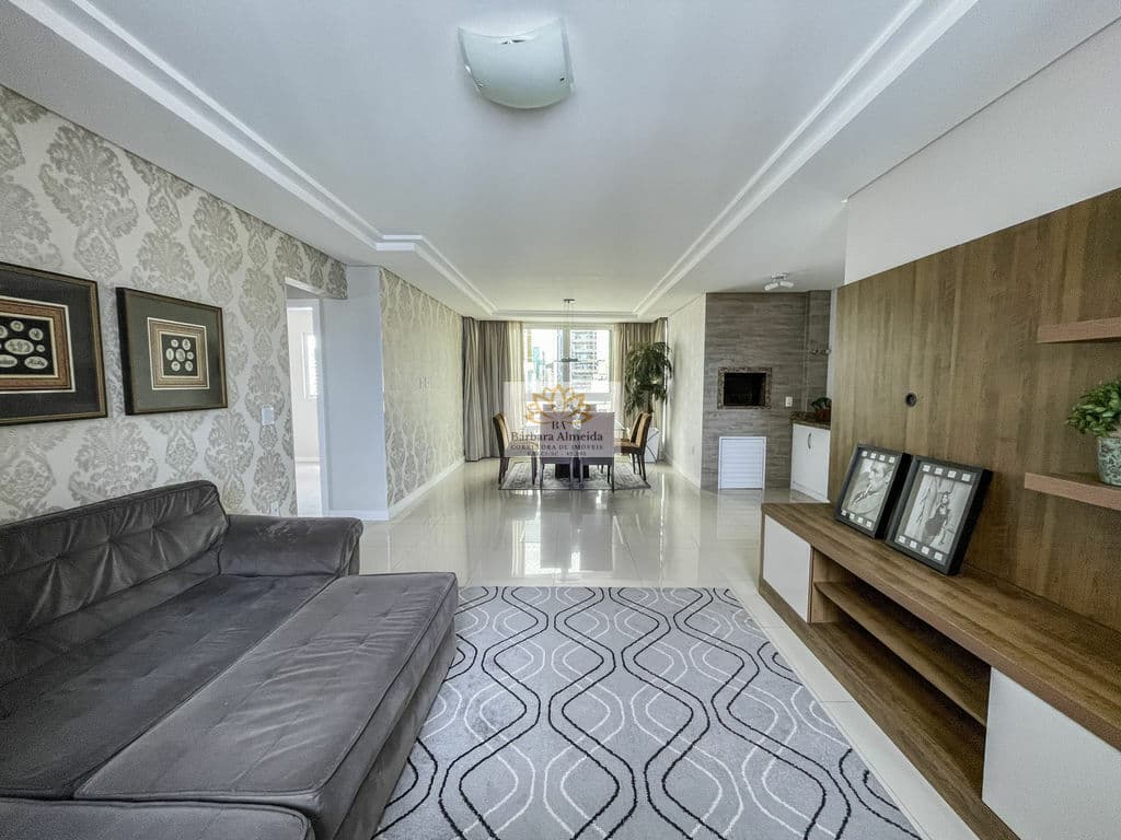 BELÍSSIMO APARTAMENTO MOBILIADO E DECORADO COM 143M², 04 DORMITÓRIOS NO CENTRO DE BALNEÁRIO CAMBORIÚ