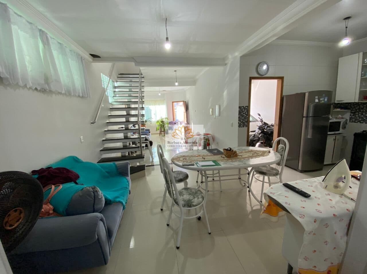 Venda: Casa Tipo Sobrado com 03 suítes em Balneário Camboriú/SC