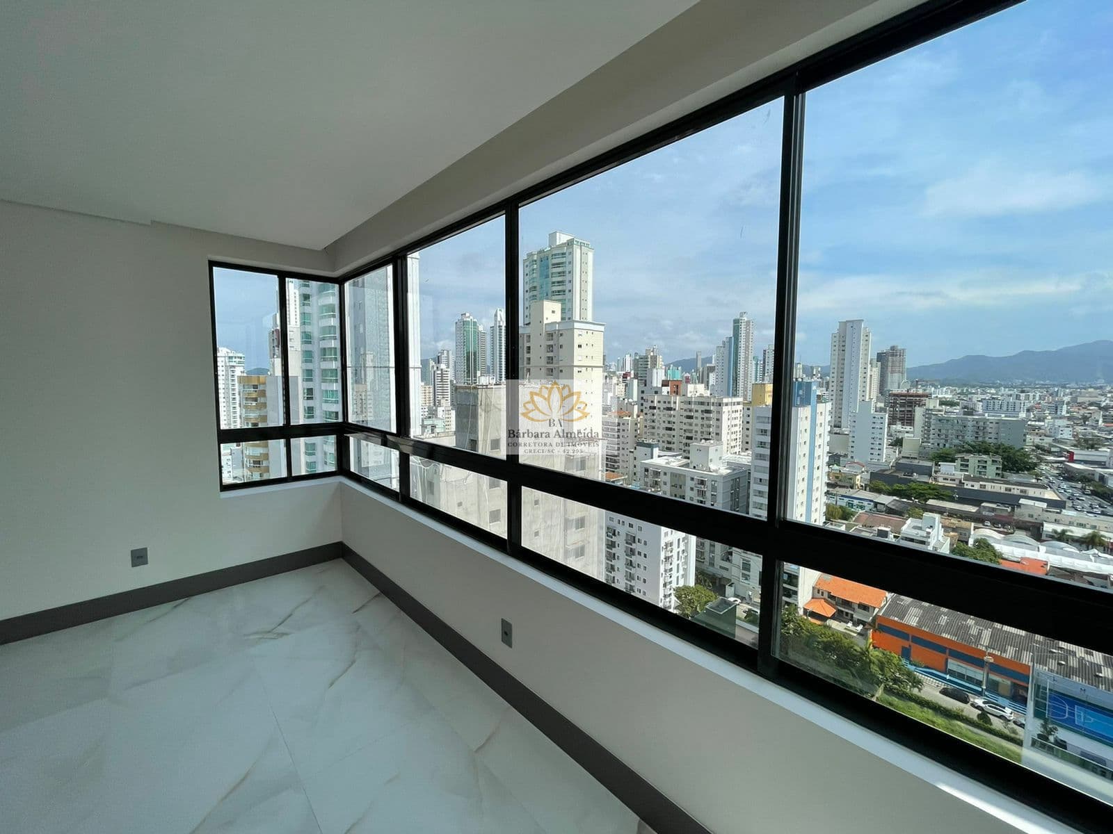 Green Ocean - Novo - 130M², 03 suítes e 02 vagas, no Centro de Balneário Camboriú/SC