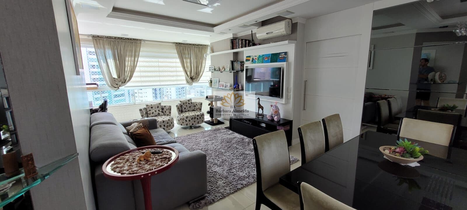 Apartamento mobiliado com 02 suítes+ 01 dormitório, no bairro centro de Balneário Camboriú