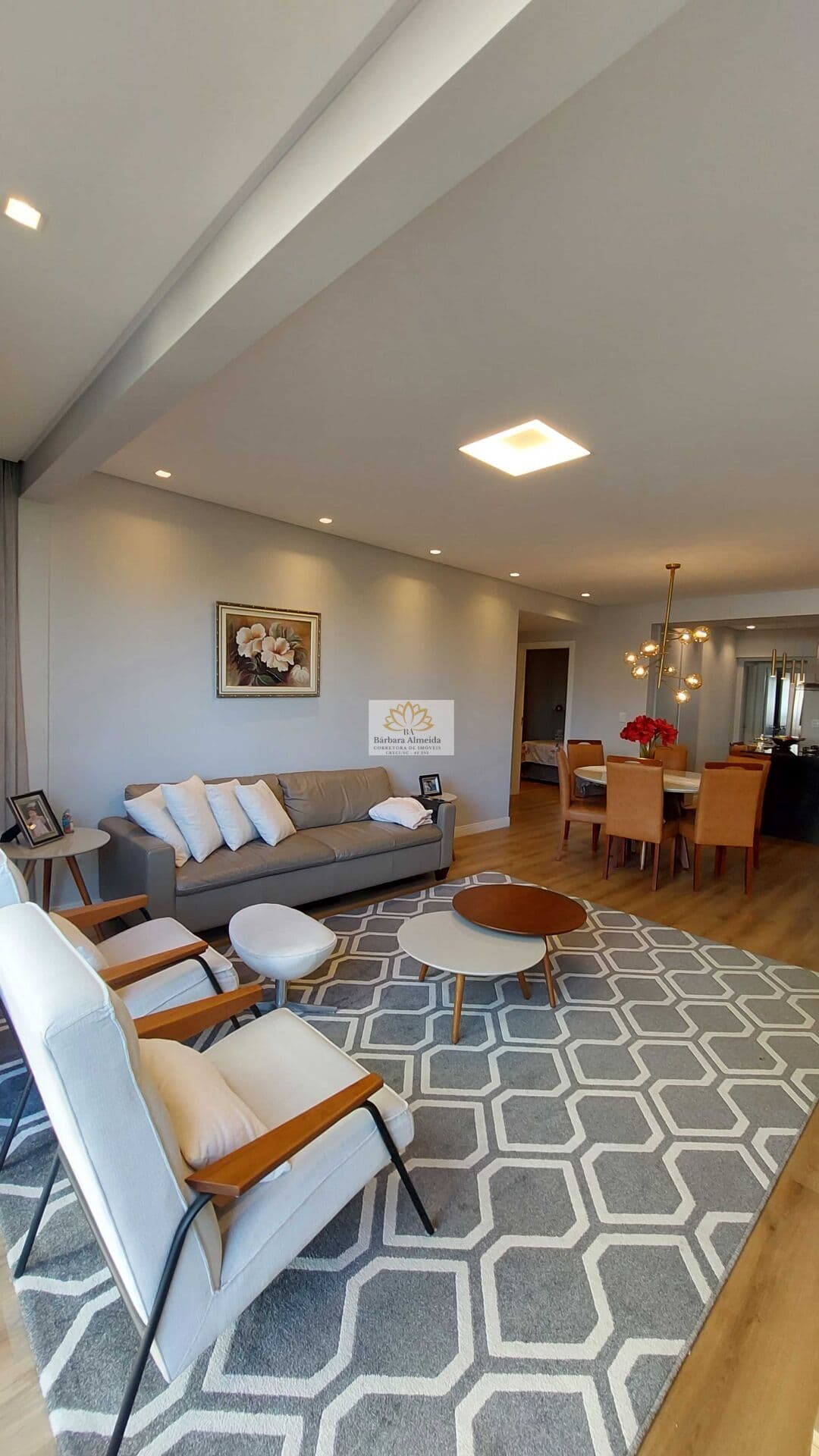LOCAÇÃO ANUAL- Apartamento mobiliado com 02 suítes na AV Brasi prox ao Carrefour,