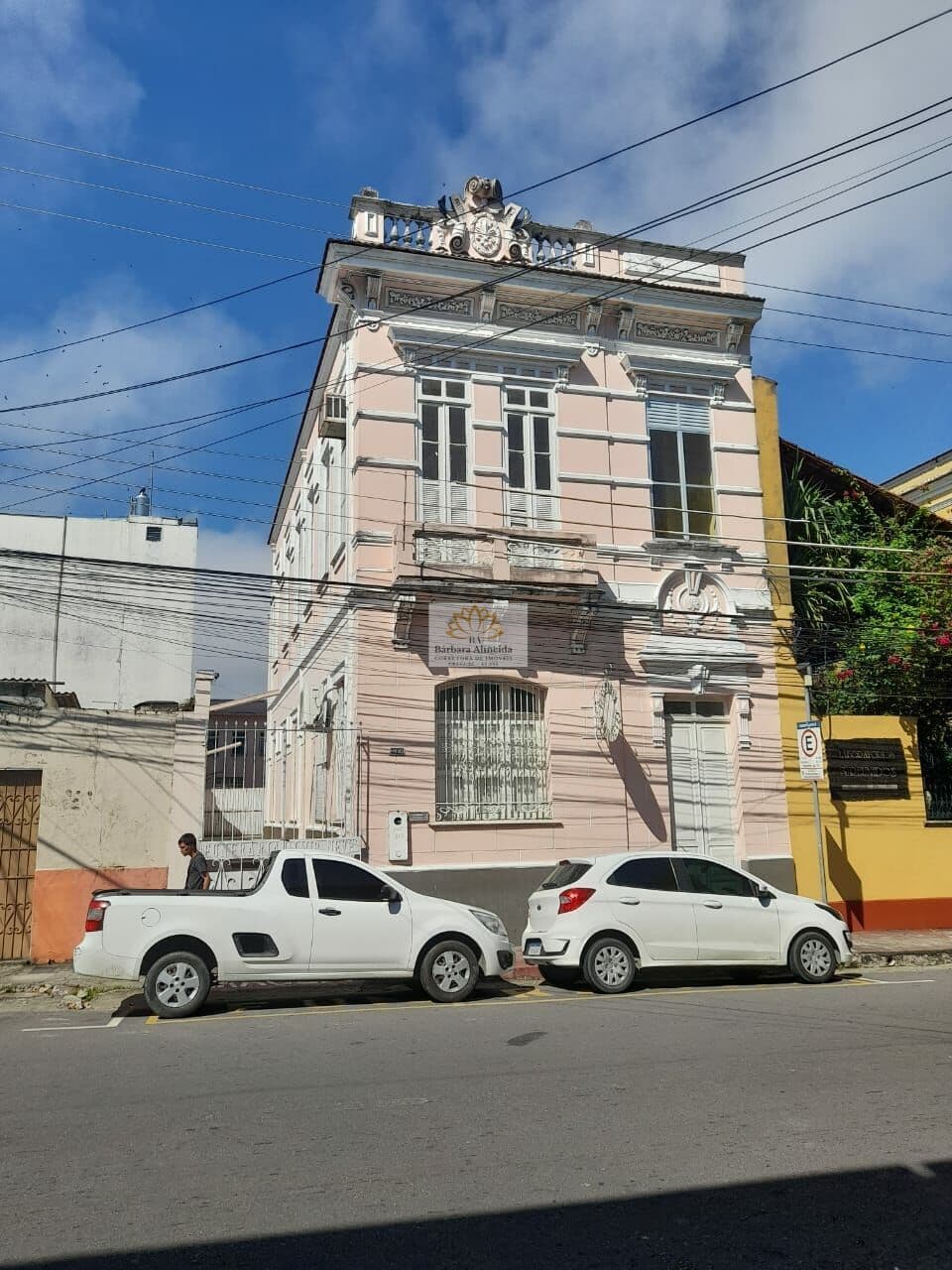 EXCLUSIVIDADE - CASA ESTILO SOBRADO - COMERCIAL - Á VENDA NO CENTRO DE MANAUS