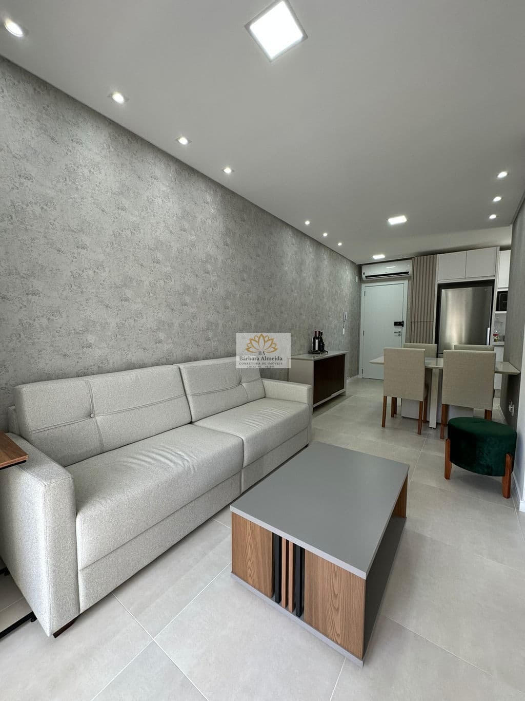 Apartamento Mobiliado e decorado com 02 dormitórios sendo 01 suíte em Balneário Camboriú /SC