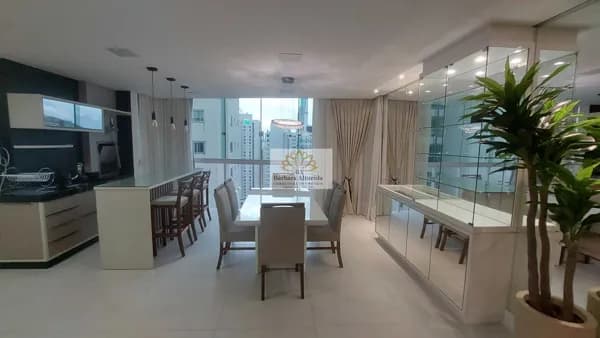 LOCAÇÃO ANUAL - Apartamento 04 dormitórios no Bairro Pioneiros em Balneário Camboriú-SC
