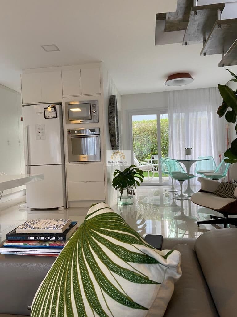 Casa em Condomínio Fechado, com 03 dormitórios, Oportunidade - BALNEÁRIO CAMBORIÚ/SC