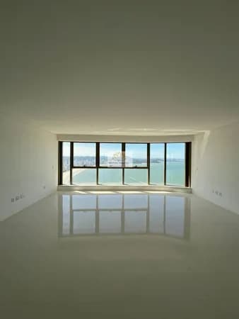 ANDAR ALTO NO Edifício Yachthouse by Pininfarina em Balneário Camboriú.