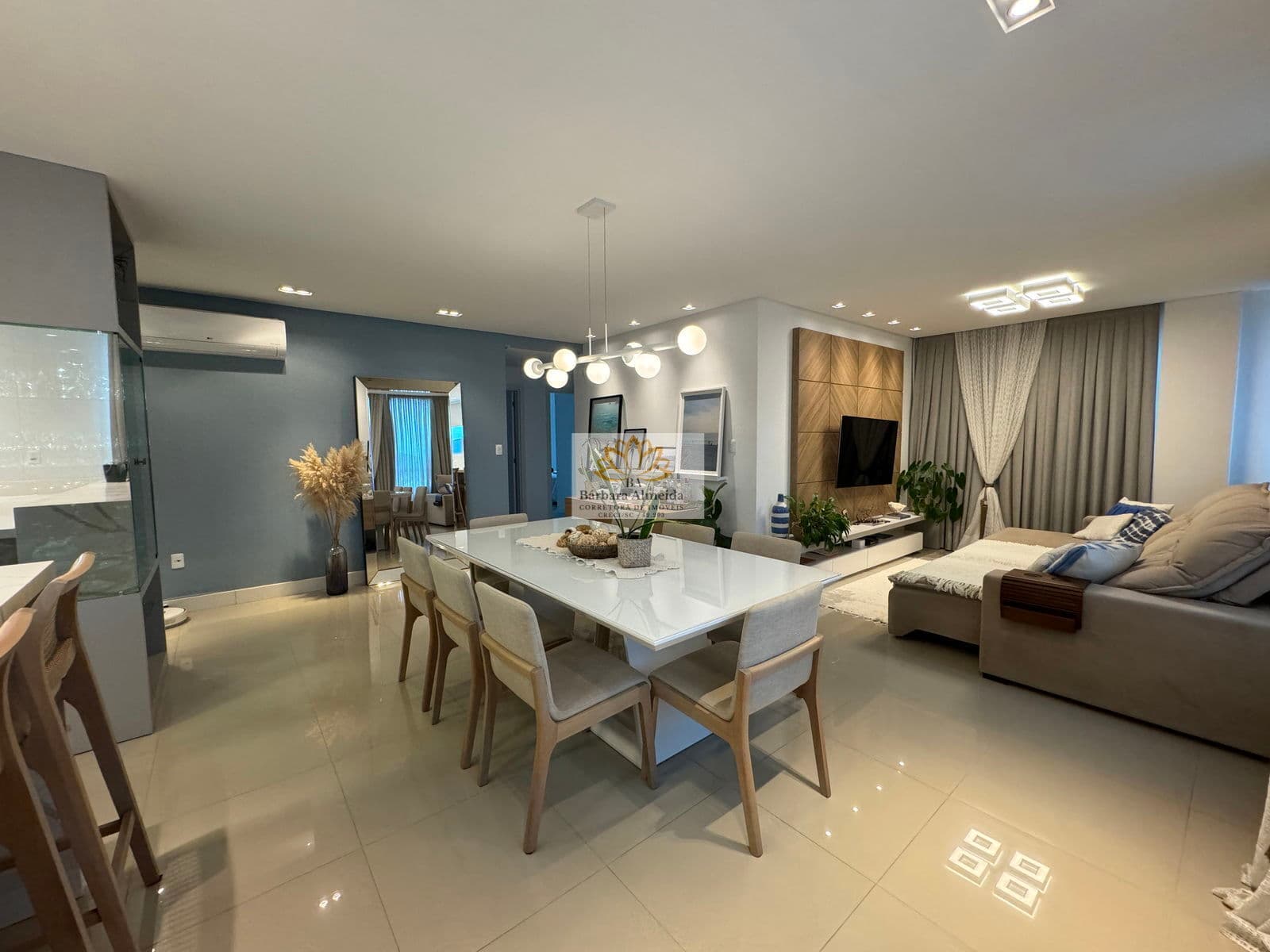 Apartamento 03 quartos e 04 vagas de garagem no Centro de BC