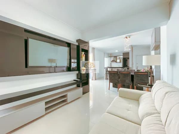 Apartamento mobiliado com 03 dormitórios no Centro de Balneário Camboriú/SC