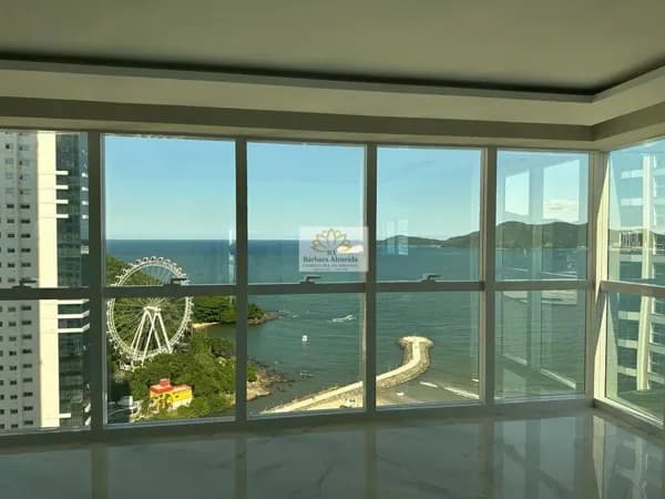Apartamento vista para o mar de 04 quartos