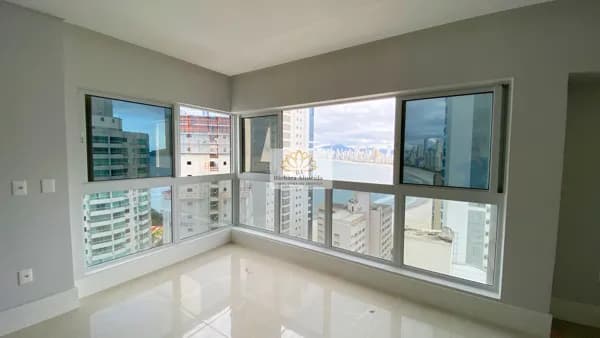 Apartamento quadra mar na Barra Norte