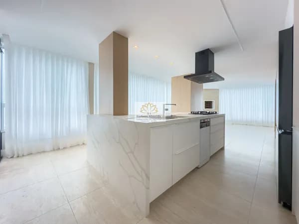 Apartamento padrão na Barra sul