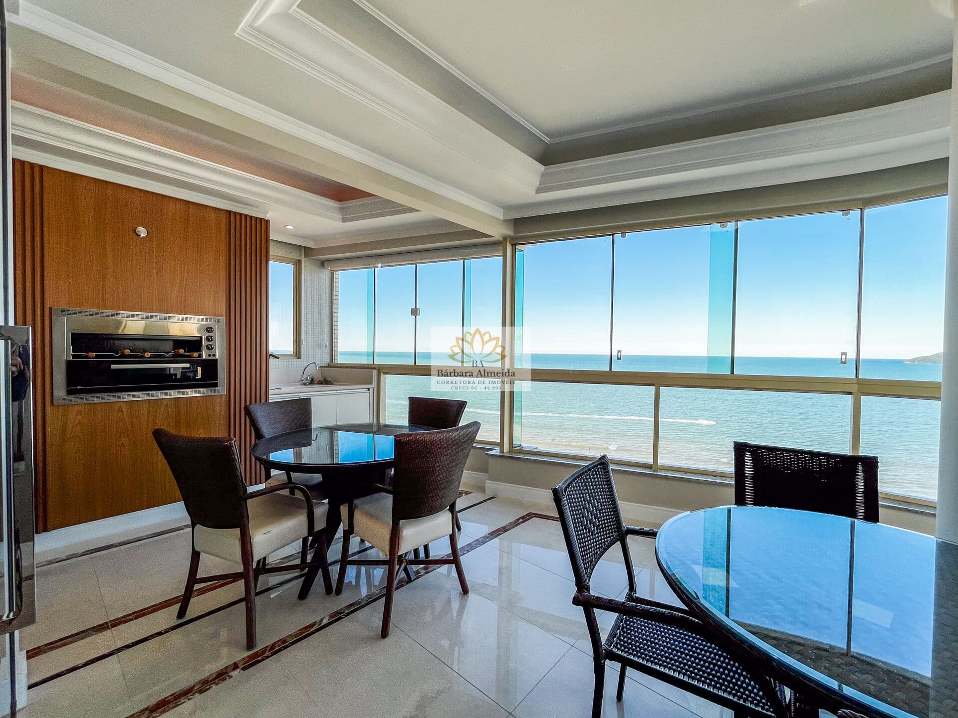 VENDA - APARTAMENTO FRENTE MAR COM LINDA VISTA PARA PRAIA DE BALNEÁRIO CAMBORIÚ/SC