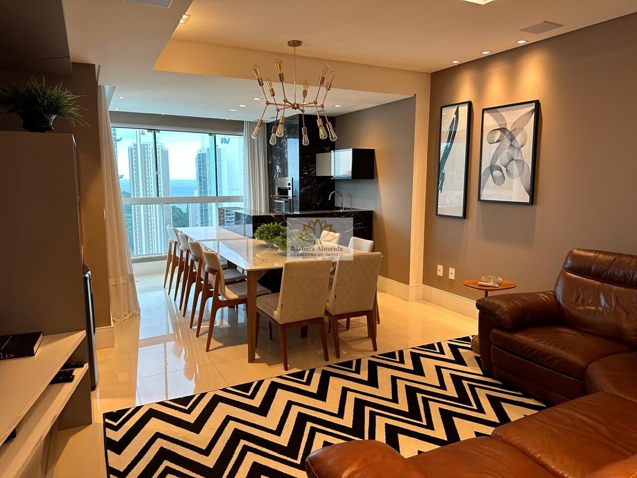 VENDA - Apartamento com 03 suítes, mobiliado e decorado, no bairro Pioneiros em Balneário Camboriú-SC