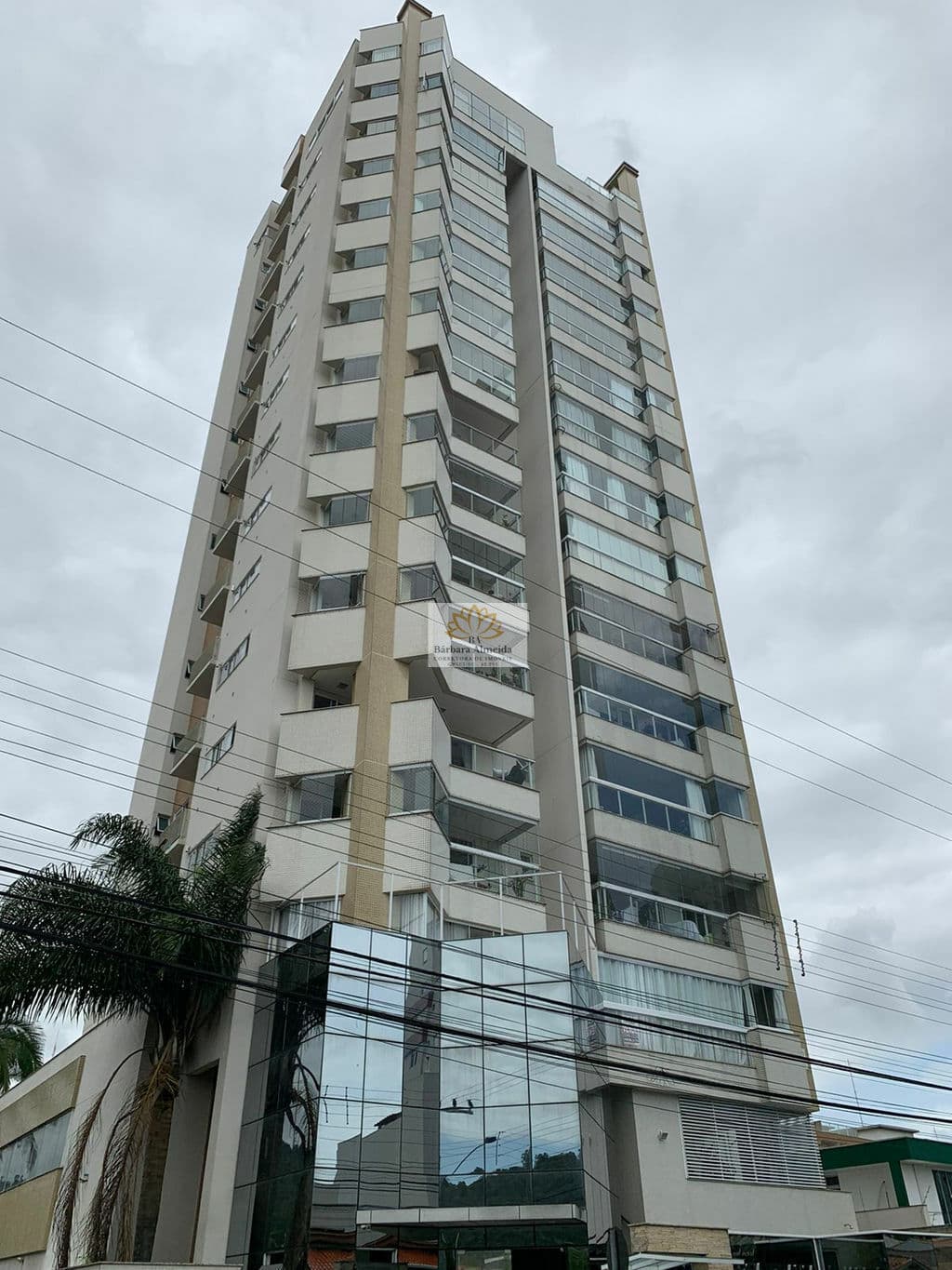 Cobertura no Bairro Fazenda em Itajaí com 03 suítes