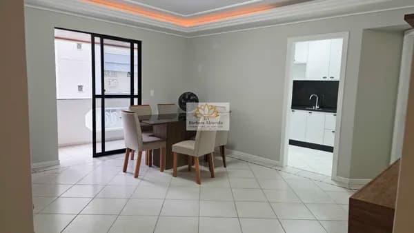 ALUGUEL ANUAL - Apto com 03 quartos( 01 suíte), sacada com churrasqueira, prox a AV Brasil no Centro de Balneário Camboriú/SC