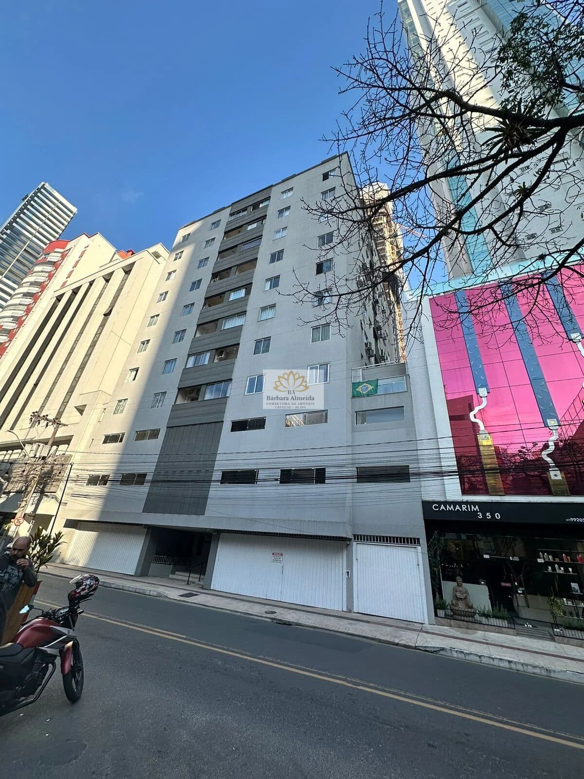 Venda - Apartamento próximo ao Passeio San Miguel, no Centro de Balneário Camboriú/SC