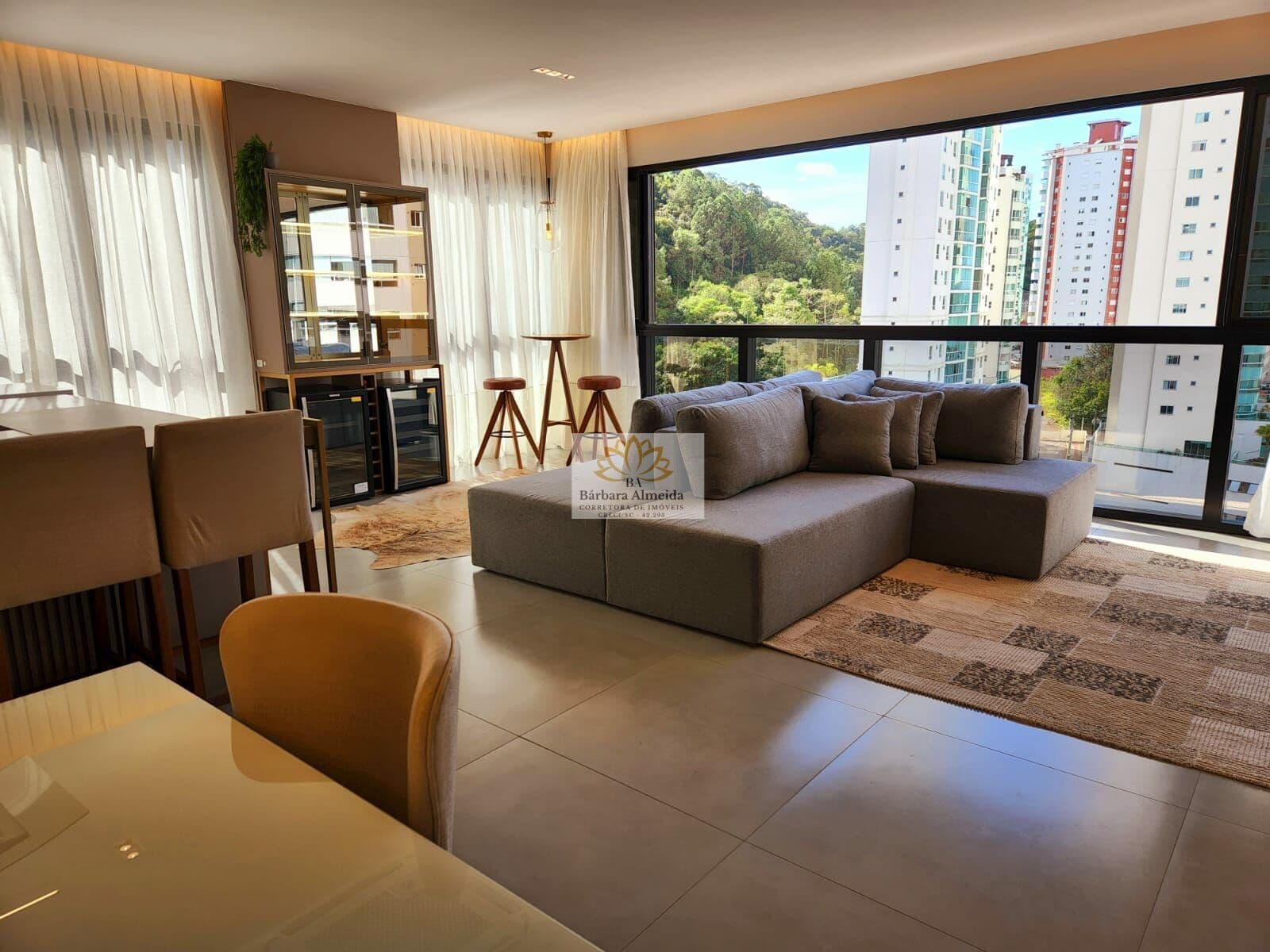 COSTA ESMERALDA RESIDENCE- PIONEIROS,04 SUÍTES, MOBILIADO E DECORADO!