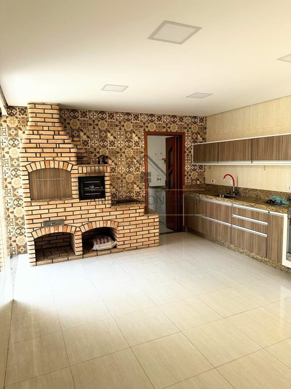 Linda casa térrea à venda no Bairro Olímpico em São Caetano do Sul/SP