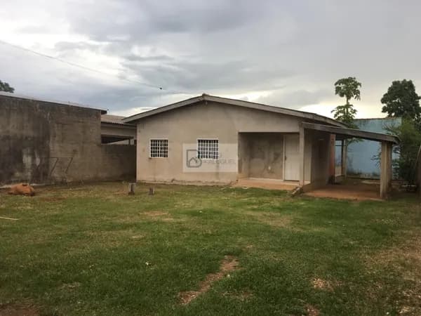 Casa Alvenaria com quintal amplo