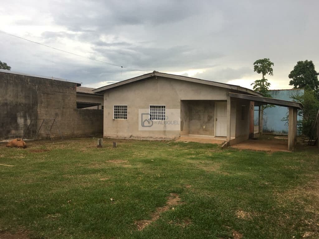 Casa Alvenaria com quintal amplo