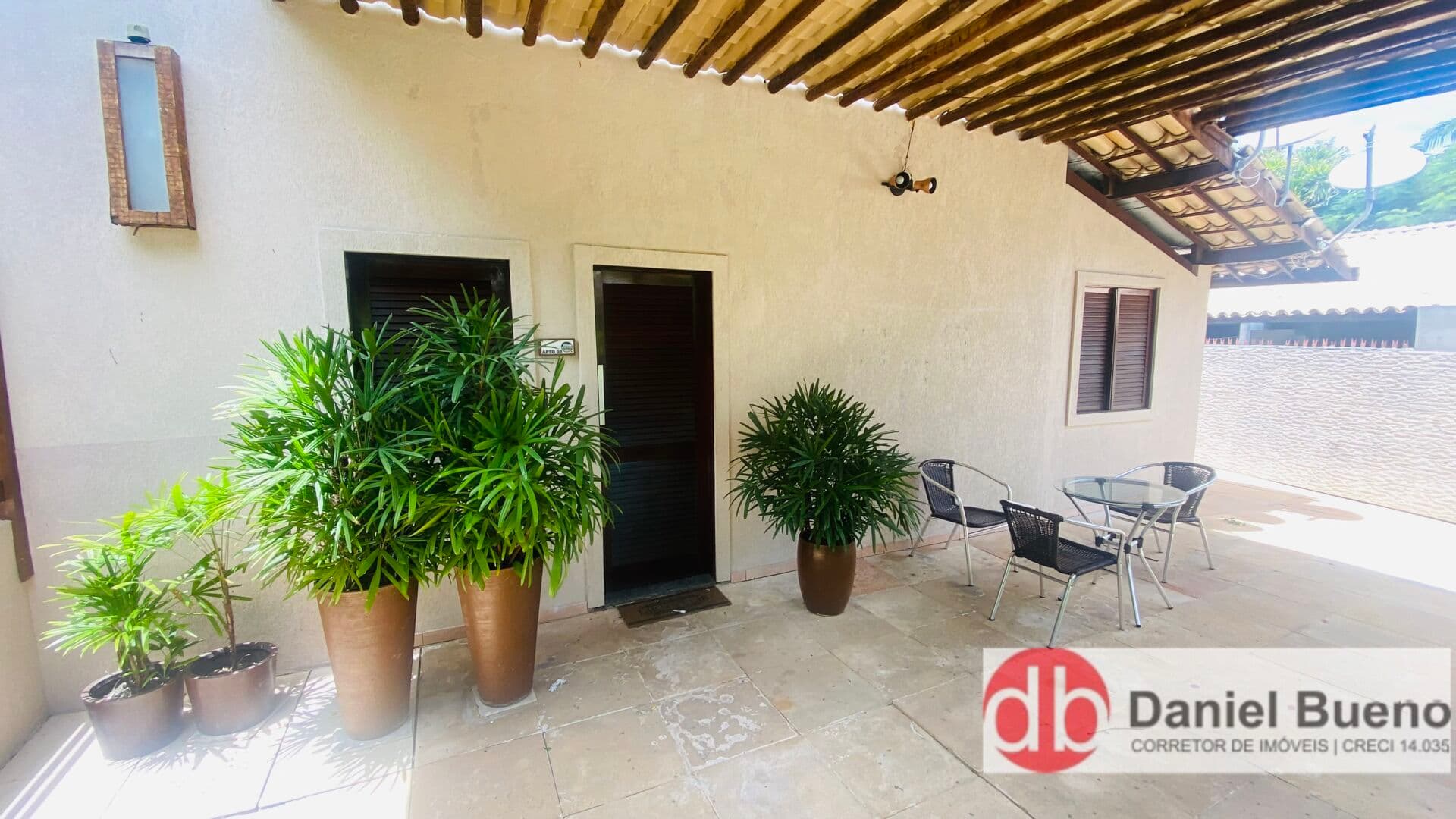 Apartamento Térreo - Bem localizado