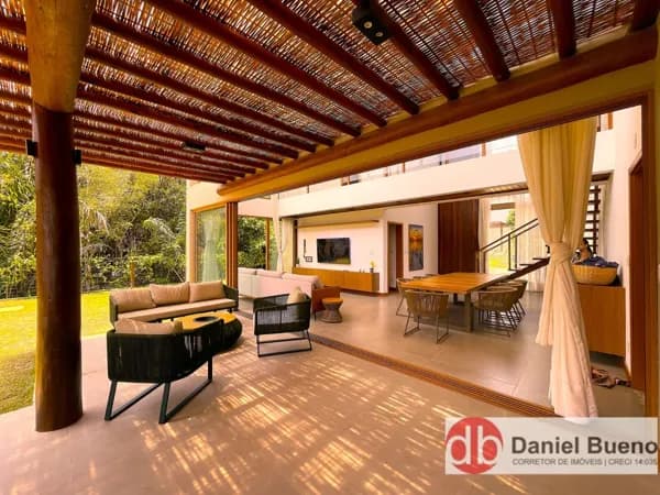 Casa Alto Padrão - NOVA e ESPAÇOSA - Móveis novos -