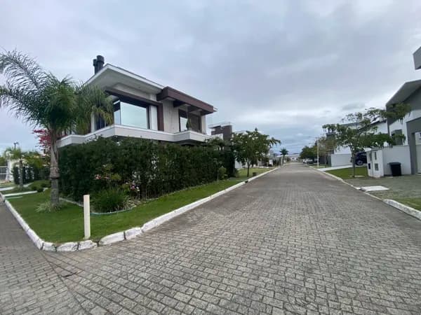 Lote/Terreno em Florianópolis - Campeche