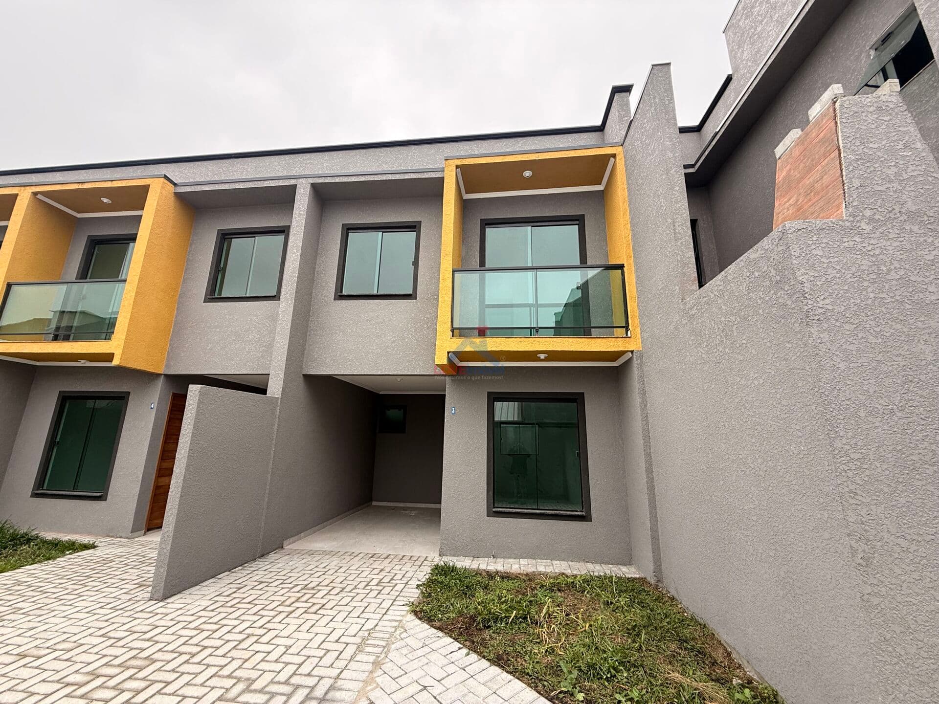 Sobrado à Venda no Vitória Régia – CIC, Curitiba/PR