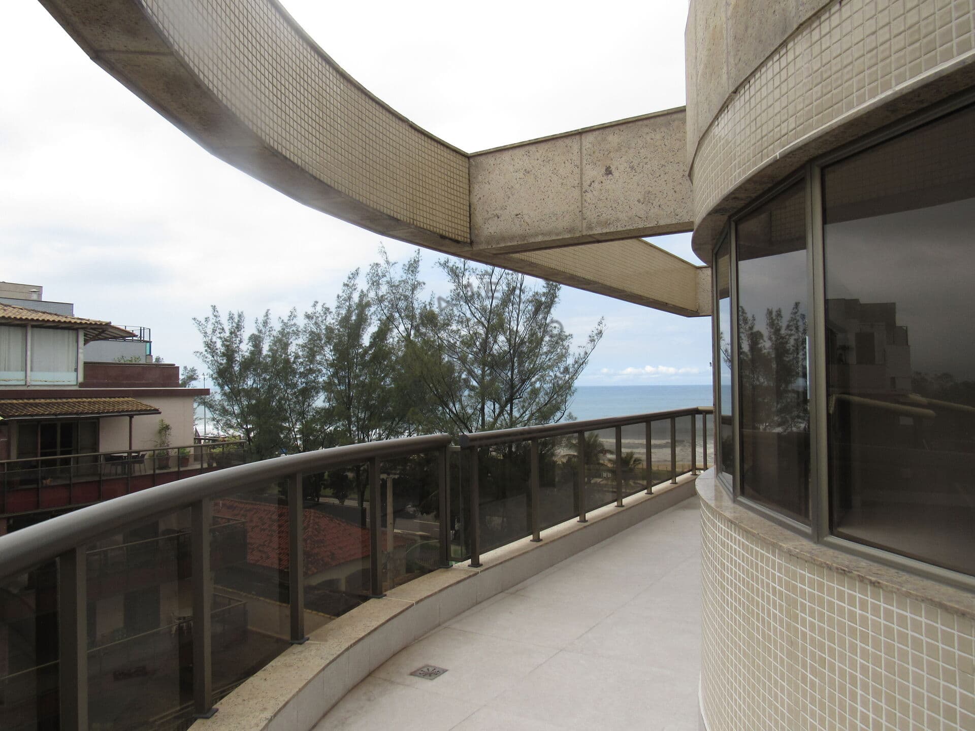 Luxo e Vista Mar Deslumbrante: Cobertura Duplex de 4 Quartos no Recreio dos Bandeirantes - Uma Residência Exclusiva na Av. Lúcio Costa.
