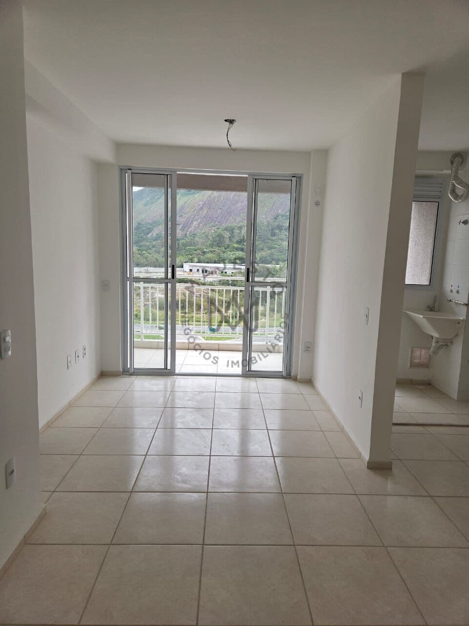 Apartamento 2 quartos (1 suíte) com vista montanhas na Barra Olímpica