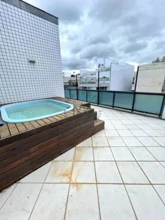 Cobertura de 4 quartos com área externa gourmet e piscina